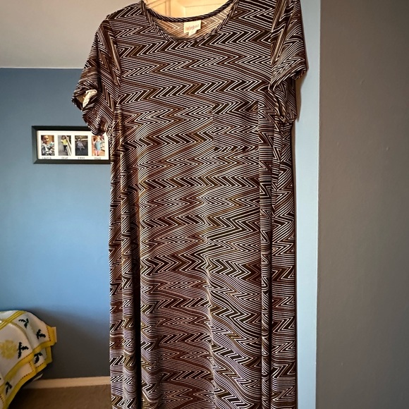 Lularoe Carly Dress - Picture 1 of 2